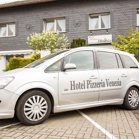 Hotel Pizzeria Venezia Sohren Bagian luar foto