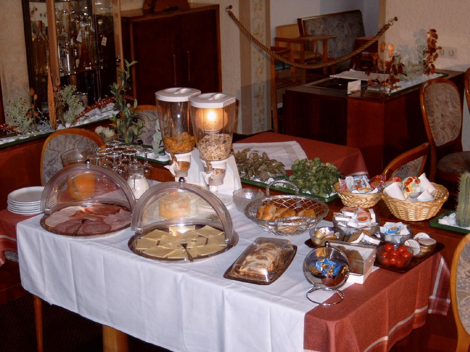 Hotel Pizzeria Venezia Sohren Bagian luar foto