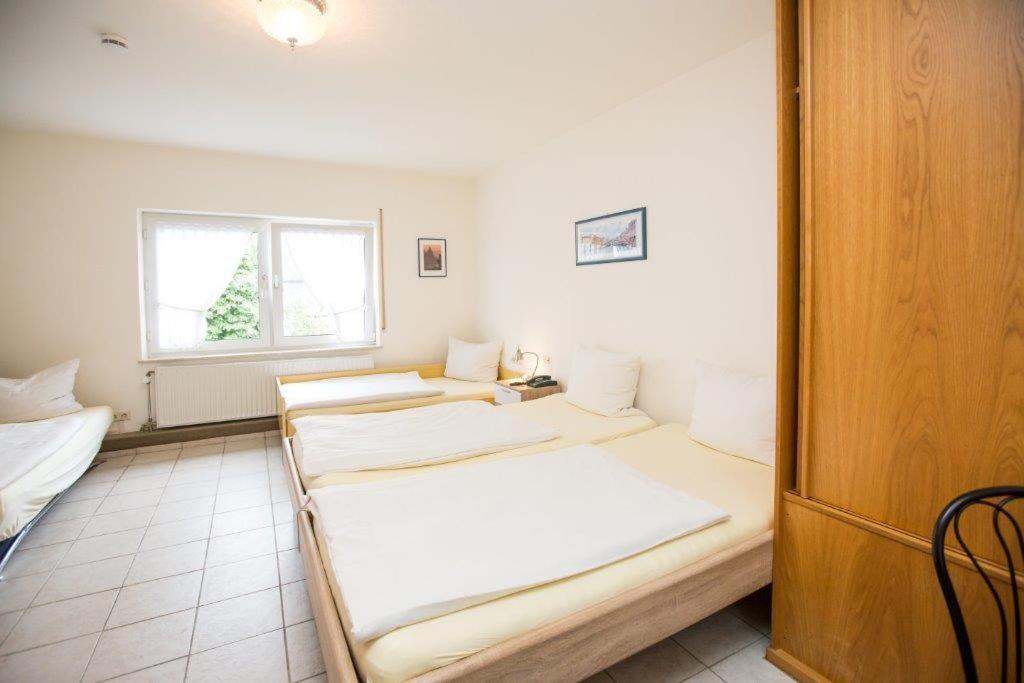 Hotel Pizzeria Venezia Sohren Bagian luar foto
