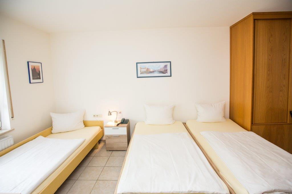 Hotel Pizzeria Venezia Sohren Bagian luar foto